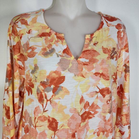 Chicos Top Tee Womens Sz 0 Small Spectrum Floral Tulip Hem Notch Neck 3/4 Sleeve - Picture 3 of 10